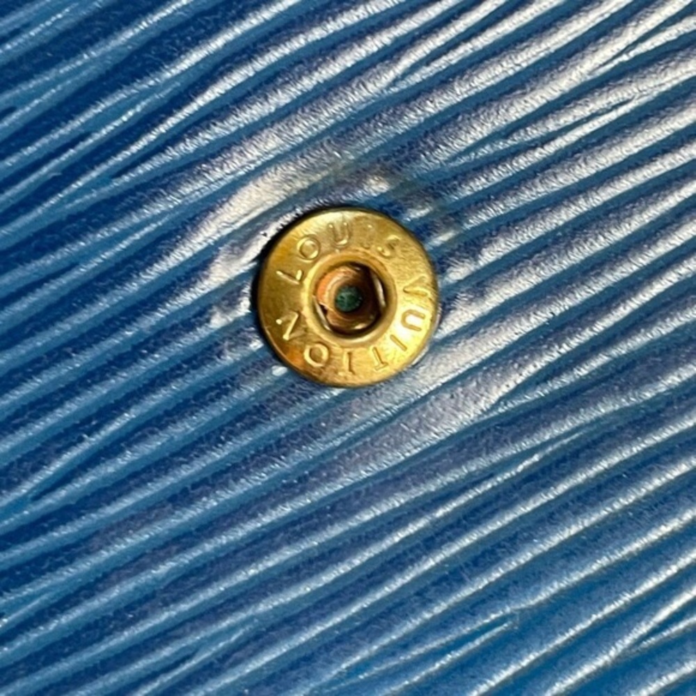 Blue - Picture 4 of 12